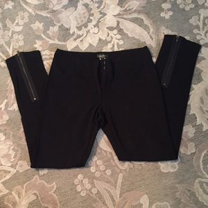 💗SALE💗 Cache- black legging pants with zippers